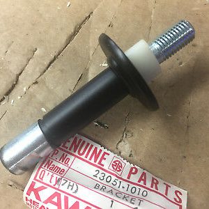 23051-1010 BRACKET,TURN SIGNAL FRONT Z1R