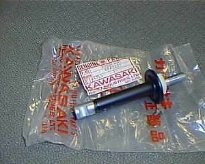 23051-1011 BRACKET,TURN SIGNAL REAR - Z1R