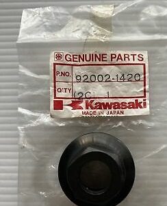 92002-1420 FORK CAP GPz900R