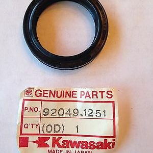92049-1251 OIL SEAL