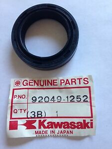 92049-1252 SEAL-OIL,FORK. KX80