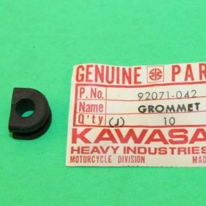 92071-042 GROMMET