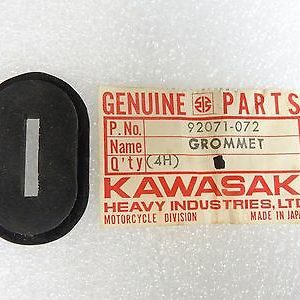 92071-072 SIDE COVER GROMMET