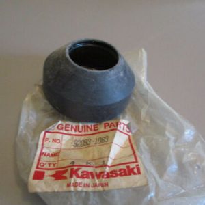92093-1063 FORK DUST SHIELD