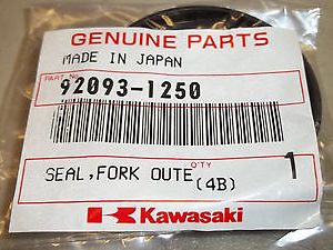 92093-1250 SEAL,FORK OUTER TUBE. KX80