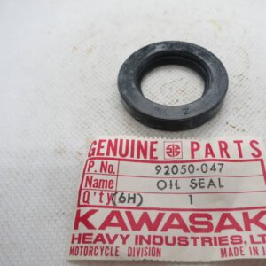 92050-047 OIL SEAL