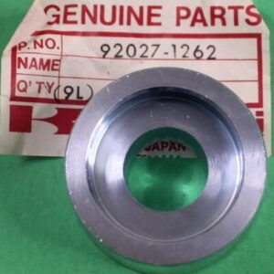 92027-1262 COLLAR,RR AXLE L.H