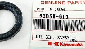 92050-013 OIL SEAL
