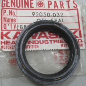 92050-032 OIL SEAL